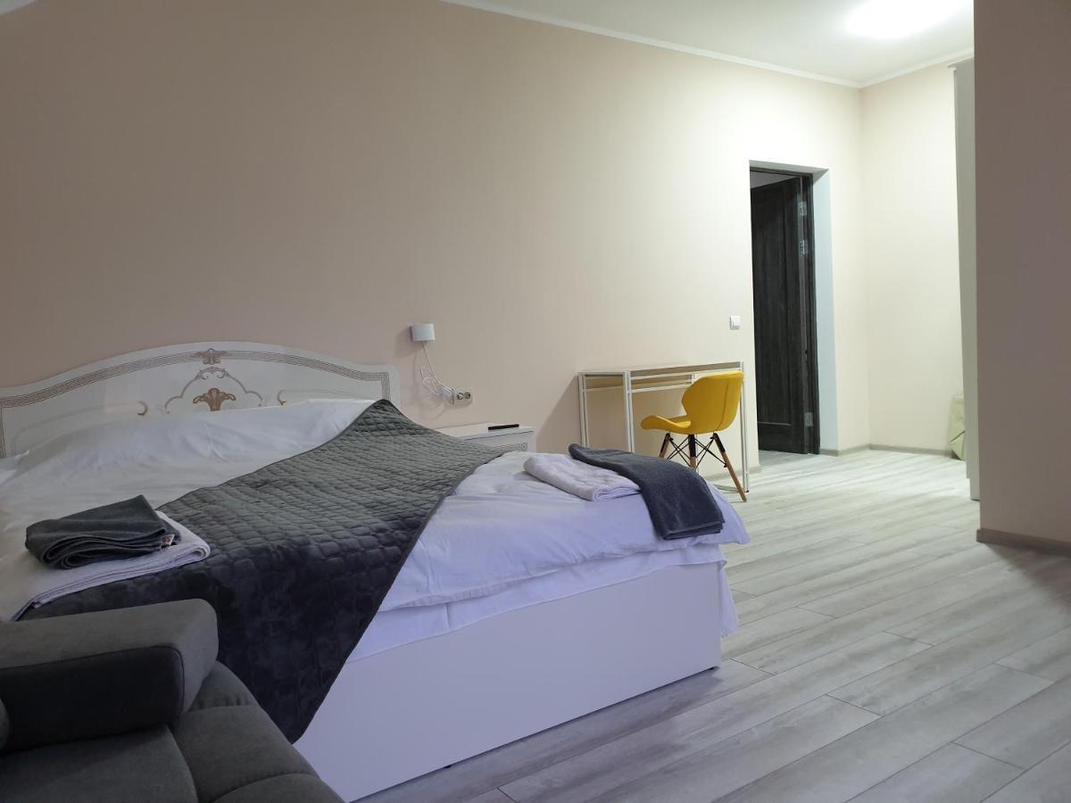 Hotel Osher Boekovel Buitenkant foto