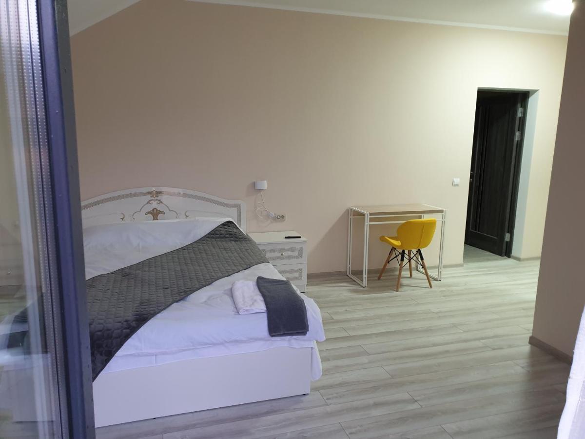 Hotel Osher Boekovel Buitenkant foto